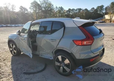 2019 Volvo Xc40 T5 Momentum z USA, uszkodzony, nr VIN YV4162UK3K2054861